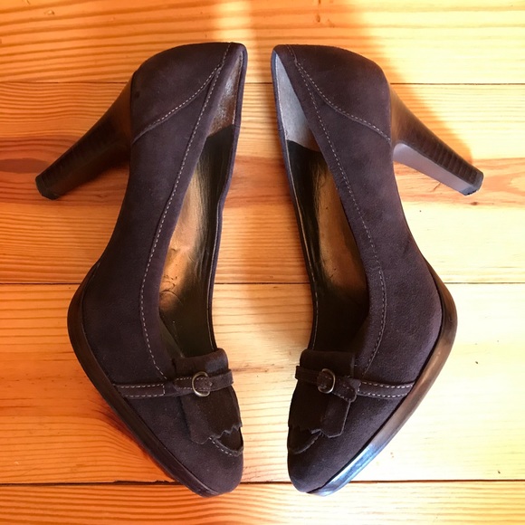Ann Taylor Loft Brown Suede Pointed Toe Pumps, EUC, 7 - Picture 6 of 9